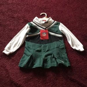 NFL girl’s Eagle outfit